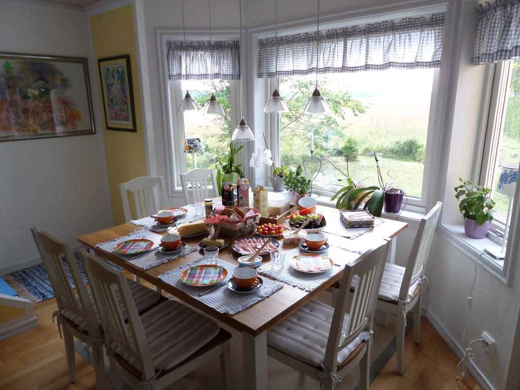 Skogis Bed & Breakfast Катринехольм Экстерьер фото